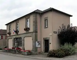 The town hall in Villers