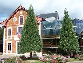 The town hall in Viroflay