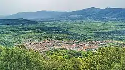 Benetutti with the Goceano in the background.