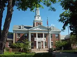 Warren Municipal Building in Warren in July 2012