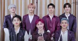 WayV in December 2019
From left to right, standing: Xiaojun, Yangyang, Ten, HenderyFrom left to right, sitting: Winwin, Kun, Lucas